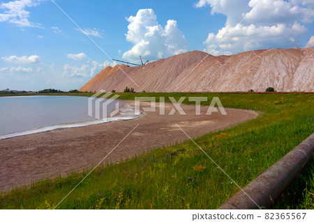 Large mounds of spent ore. Extraction of salt and potash fertilizers. Large mounds of spent ore. Extraction of salt and potash fertilizers. 82365567