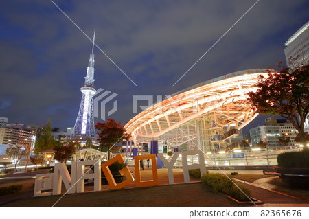 城市夜景（愛知縣名古屋市榮綠洲21和中部電力未來塔） 82365676