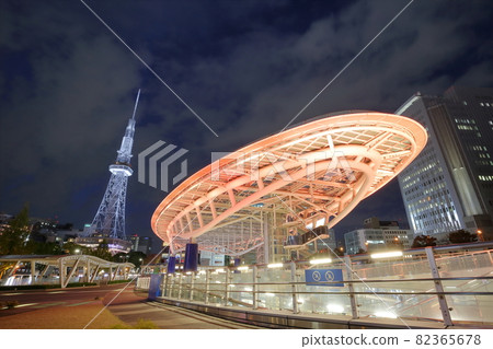 城市夜景（愛知縣名古屋市榮綠洲21和中部電力未來塔） 82365678