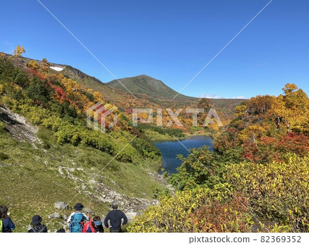 Daisetsu Kogen Marsh Mountain Trail Autumn Leaves Scenery 82369352
