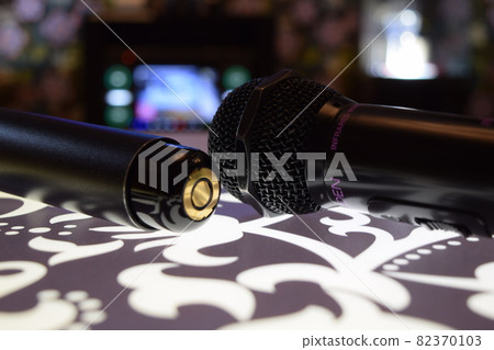 Karaoke image Karaoke image 82370103