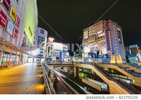 東京八王子站北口夜景 東京八王子站北口夜景 82370120