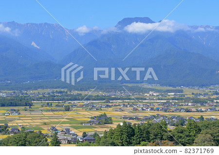 秋天Azumino和北阿爾卑斯山 秋天Azumino和北阿爾卑斯山 82371769