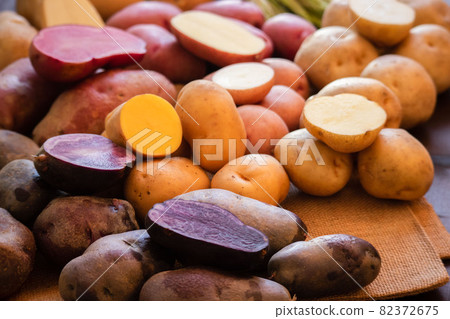 Colorful potato varieties (3) 82372675