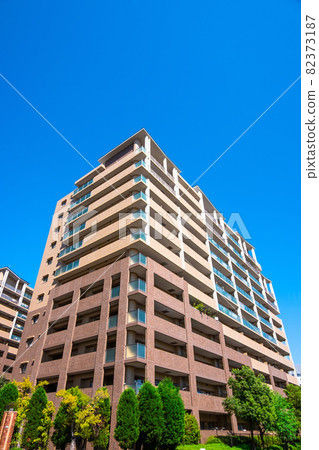 High-rise apartment with renovated exterior High-rise apartment with renovated exterior 82373187