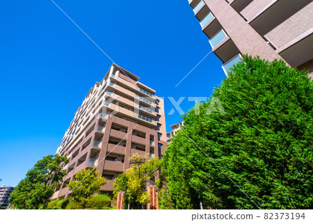 High-rise apartment with renovated exterior High-rise apartment with renovated exterior 82373194