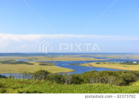 從北海道琵琶瀨展望台眺望桐浦濕地 82373702