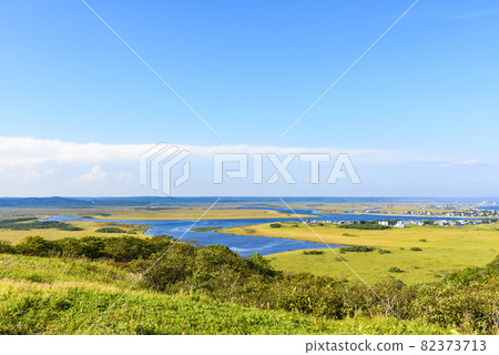 從北海道琵琶瀨展望台眺望桐浦濕地 82373713