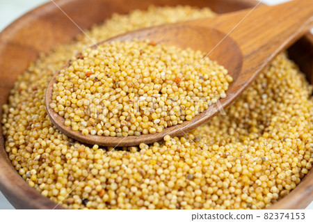 Mochiawa (Miscellaneous grains from ancient Japan, Gramineae. High in iron) 82374153