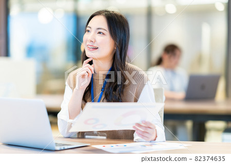 Office business woman shooting cooperation: WEEK Shibadaimon (Sun Frontier Fudousan) Office business woman shooting cooperation: WEEK Shibadaimon (Sun Frontier Fudousan) 82374635