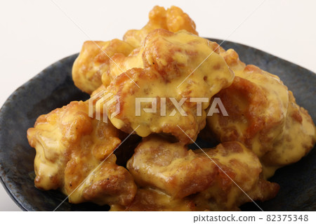 Yangnyeom chicken (honey mustard flavor) Yangnyeom chicken (honey mustard flavor) 82375348