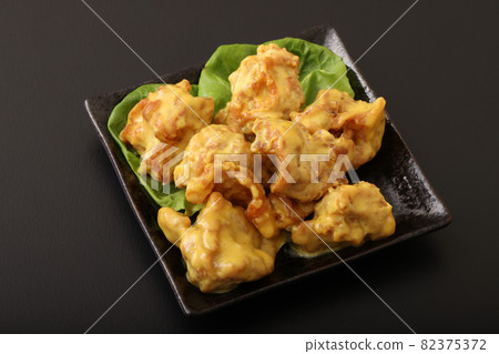 Yangnyeom chicken (honey mustard flavor) Yangnyeom chicken (honey mustard flavor) 82375372