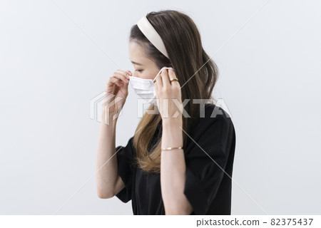Women masked Women masked 82375437