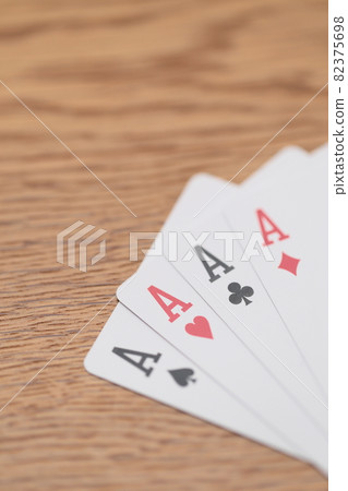 紙牌遊戲 紙牌遊戲 82375698