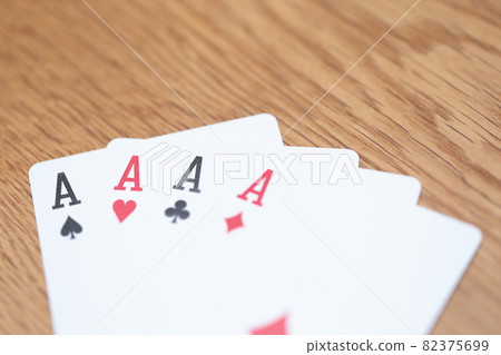 紙牌遊戲 紙牌遊戲 82375699