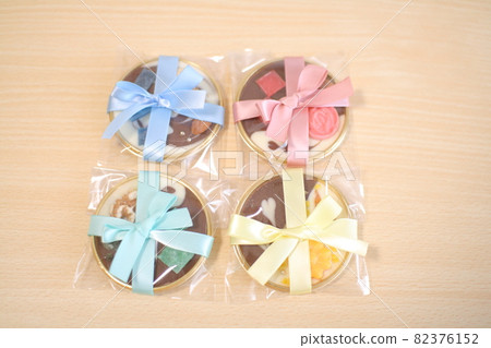Handmade chocolate mandian for Valentine's Day Handmade chocolate mandian for Valentine's Day 82376152