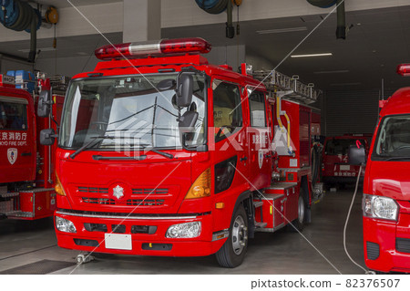 Stand-by fire engine, fire engine, emergency vehicle, ladder vehicle 82376507