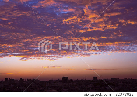 Morning glow golden dyed eastern sky downhill forecast Morning glow golden dyed eastern sky downhill forecast 82378022