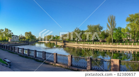 Ingul river embankment in Kropyvnytskyi, Ukraine 82380657