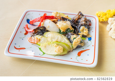 Stir-fried wild rice 82382819