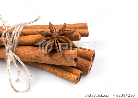 Stars anise and Cinnamon 82384250