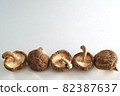 Dried shiitake mushrooms  82387637
