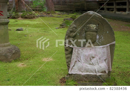 Stone statue Stone statue 82388436