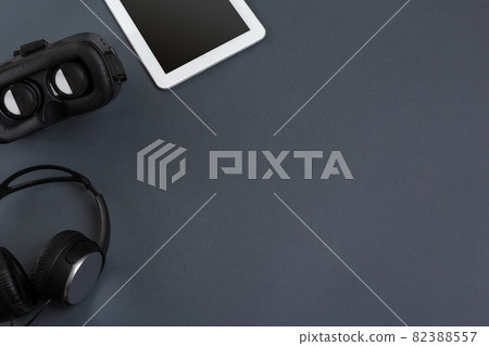 Virtual reality headset. Top view 82388557