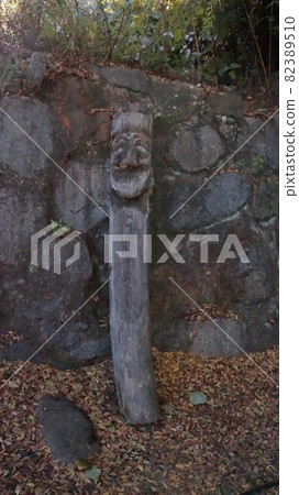 old wooden sculpture old wooden sculpture 82389510