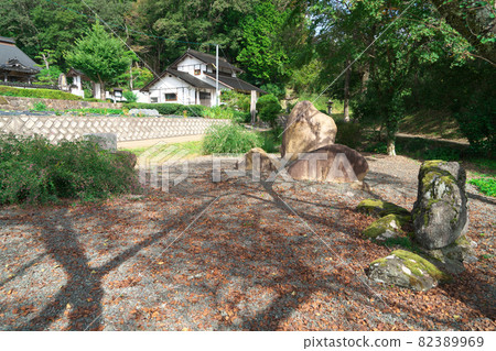 岡山縣新見市二本松公園的和歌山牧水木水和妻兒之歌紀念碑 岡山縣新見市二本松公園的和歌山牧水木水和妻兒之歌紀念碑 82389969