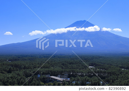 從富士急樂園的展望台看到的富士山 82390892