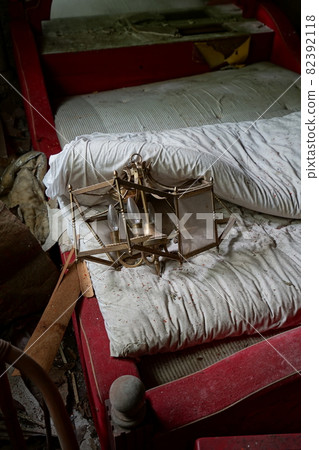 被毀的情人旅館 被遺棄的情人旅館 情人旅館 被遺棄的旅館 82392118