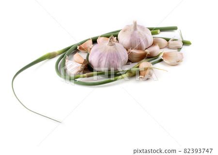 Garlic and garlic arrows Garlic and garlic arrows 82393747