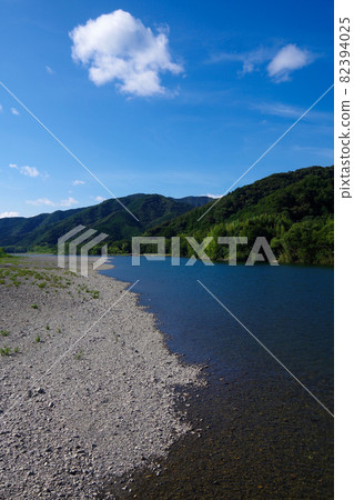 Summer Shimanto River, a clear stream in Japan 82394025