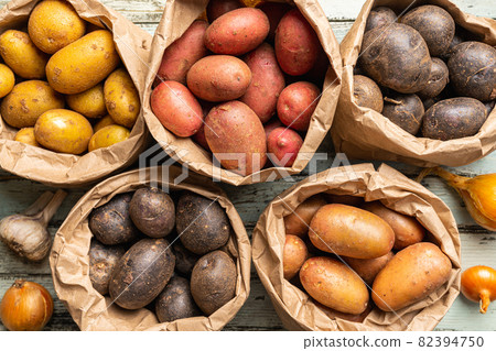 Various varieties of new potatoes Various varieties of new potatoes 82394750
