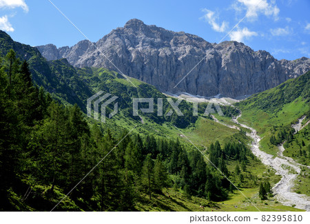Palombino peak from the Obertilliachertall Palombino peak from the Obertilliachertall 82395810