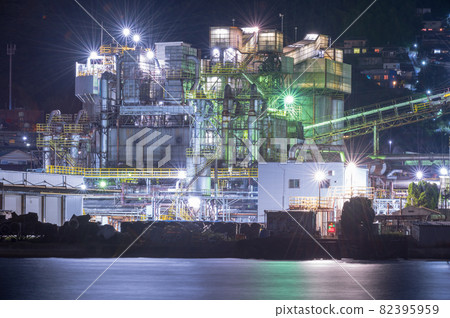 北九州工業區美麗工廠的夜景 82395959