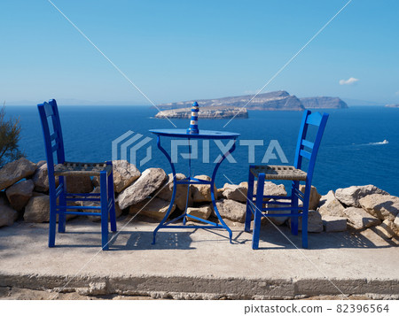 Cafe and lighthouse objects overlooking the sea Cafe and lighthouse objects overlooking the sea 82396564