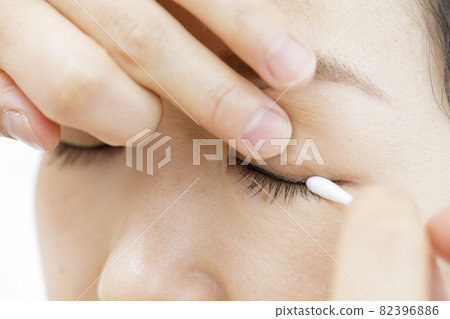 eye make up 82396886