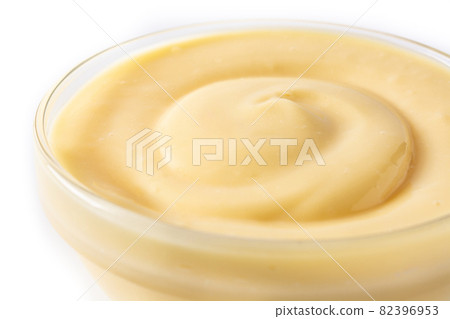 Pastry cream in a bowl 82396953