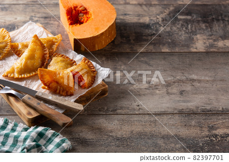 Pumpkin empanadillas 82397701