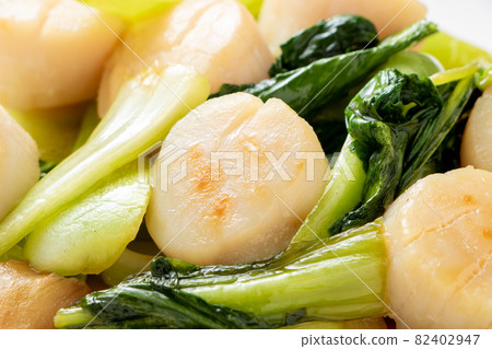 炸扇貝和青根青菜。 炸扇貝和青根青菜。 82402947