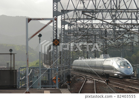 傍晚行駛在山陽新幹線上的500系新幹線迴聲號列車_照片拍攝於2021年8月9日 82403555