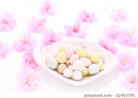 Hina-arare,桃花,明亮的背景,桃花節 Hina-arare,桃花,明亮的背景,桃花節 82403795