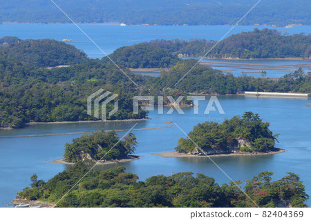 日本三大名勝之一的松島,從奧松島大高森天文台看到的松島灣,宮城縣松島四大景觀盡收眼底 日本三大名勝之一的松島,從奧松島大高森天文台看到的松島灣,宮城縣松島四大景觀盡收眼底 82404369
