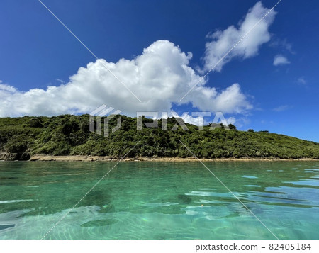 Iriomote Island: The clear sea around Funabuki 82405184