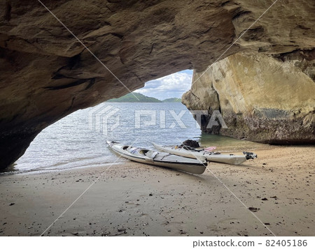Cave found during sea kayaking Cave found during sea kayaking 82405186