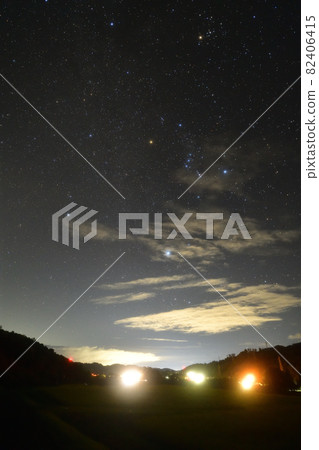 Mayor, Hokuto City, Winter Triangle and Orion (from the monument of Hanamizaka) Mayor, Hokuto City, Winter Triangle and Orion (from the monument of Hanamizaka) 82406415