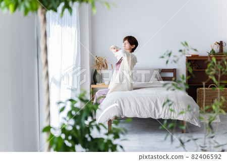 醒著的女人 82406592