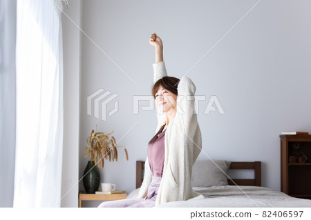 醒著的女人 82406597